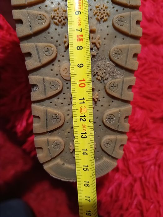 Zimowe buciki dla dziewczynki