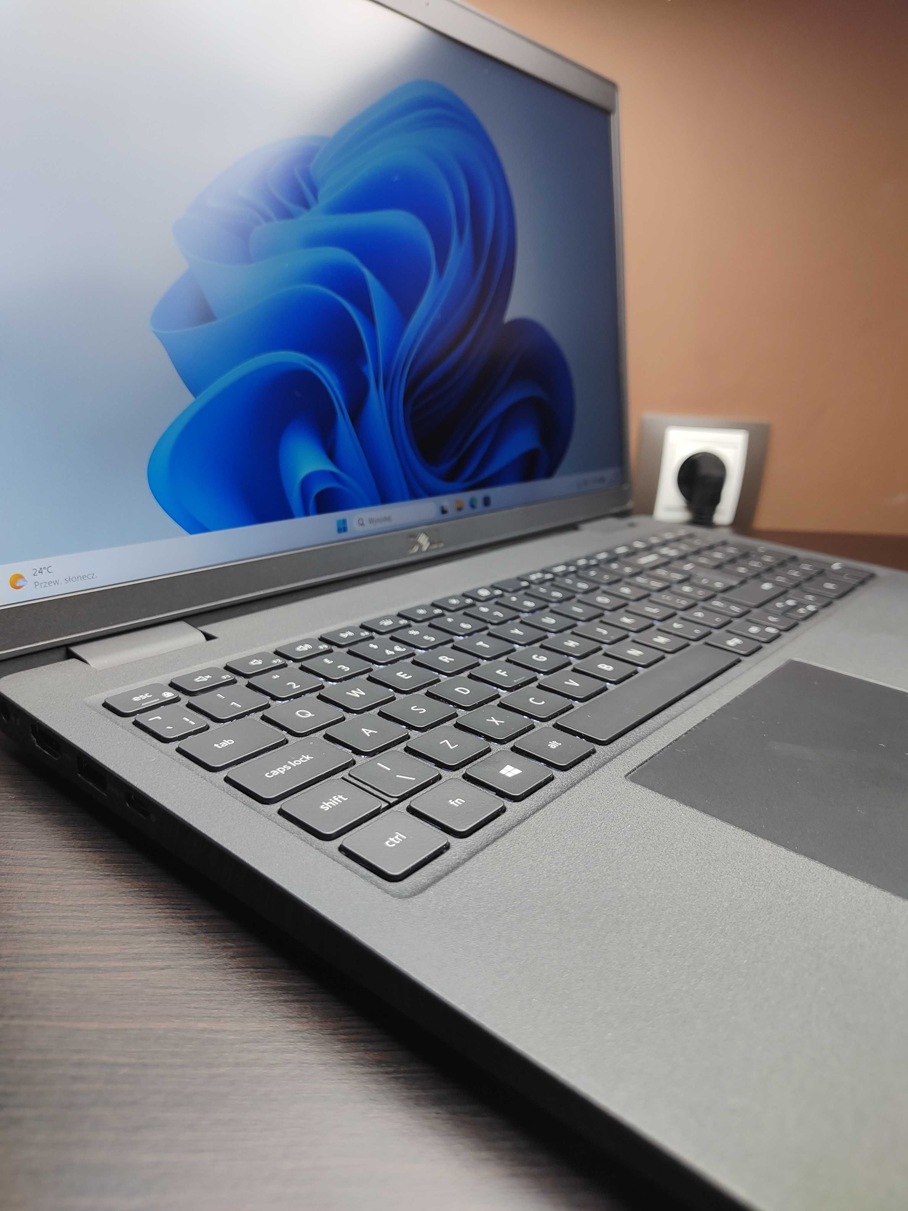 LAPTOP | Dell Latitude 3520 | 15,6" FHD | i5-11GEN | 32GB RAM | 512SSD