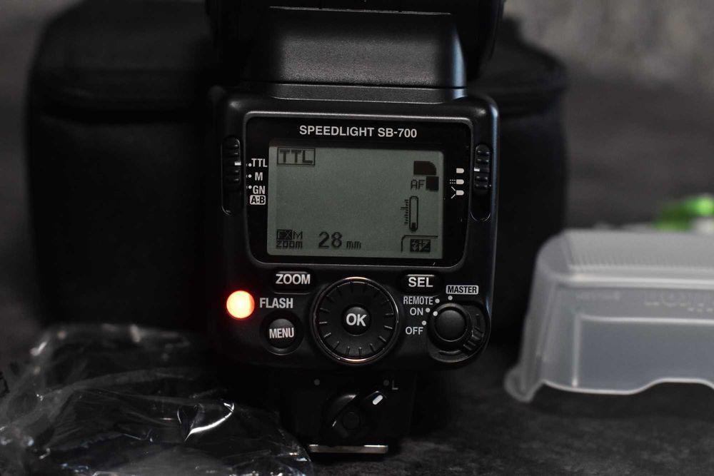 Nikon Speedlight SB-700 спалах як новий
