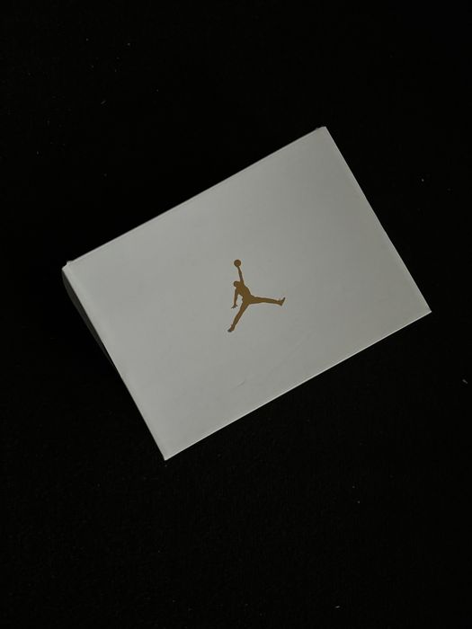 Air Jordan 1 Mid Particle Grey