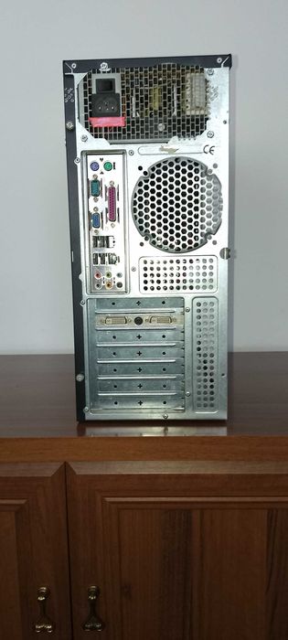 Komputer stacjonarny Athlon 7750 2,7 GHz, 4GB RAM, Radeon HD 3650 1 GB