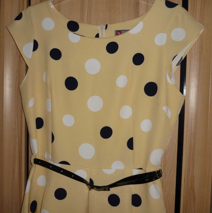 Żółta rozkloszowana sukienka w grochy z paskiem roz. M/L Two Blue