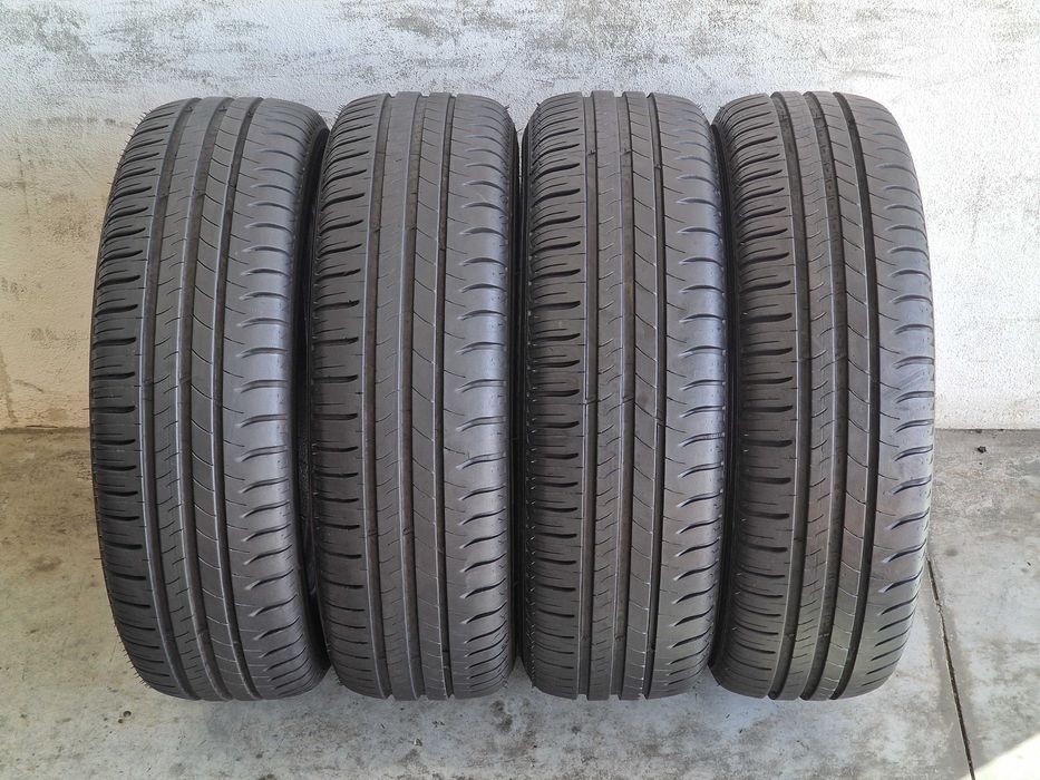 4 Pneus MICHELIN 195/65R15 Semi Novos