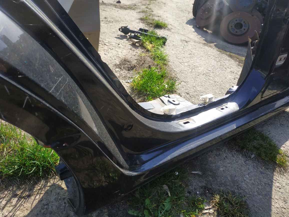 Toyota Auris 06-12 центральна стійка R KL0796 6131102140
