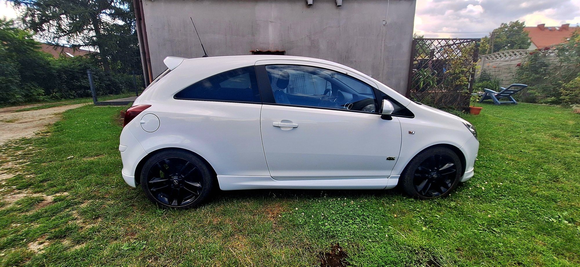 Sprzedam samochód Opel Corsa silnik 1.4 , 87KM