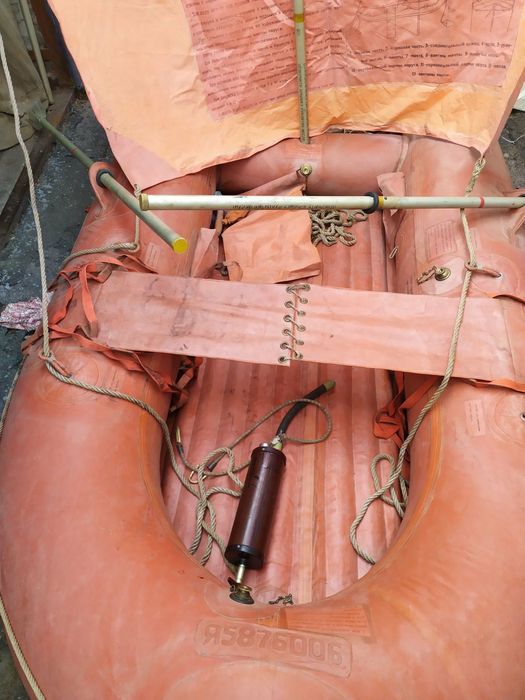 Спастельная лодка плот ссср самолета