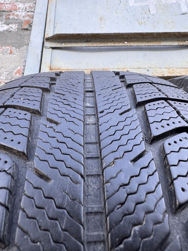 225/70 r16 Michelin Latitude X-ice XI2 зима (5+ мм.) комплект