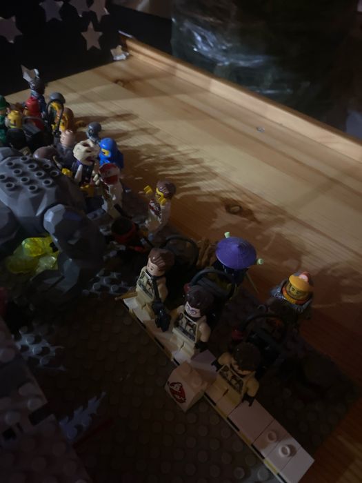 Продам лего фігурки оригінал