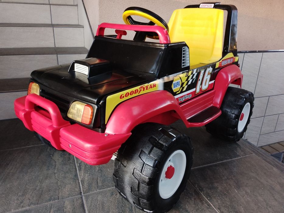 Peg Perego duże mocne auto elektryczne dla dzieci