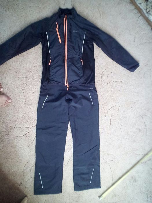 Продам спортивный костюм