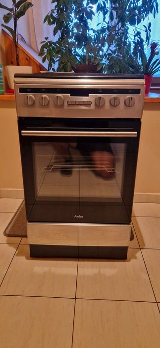 Kuchenka gazowo-elektryczna Amica.