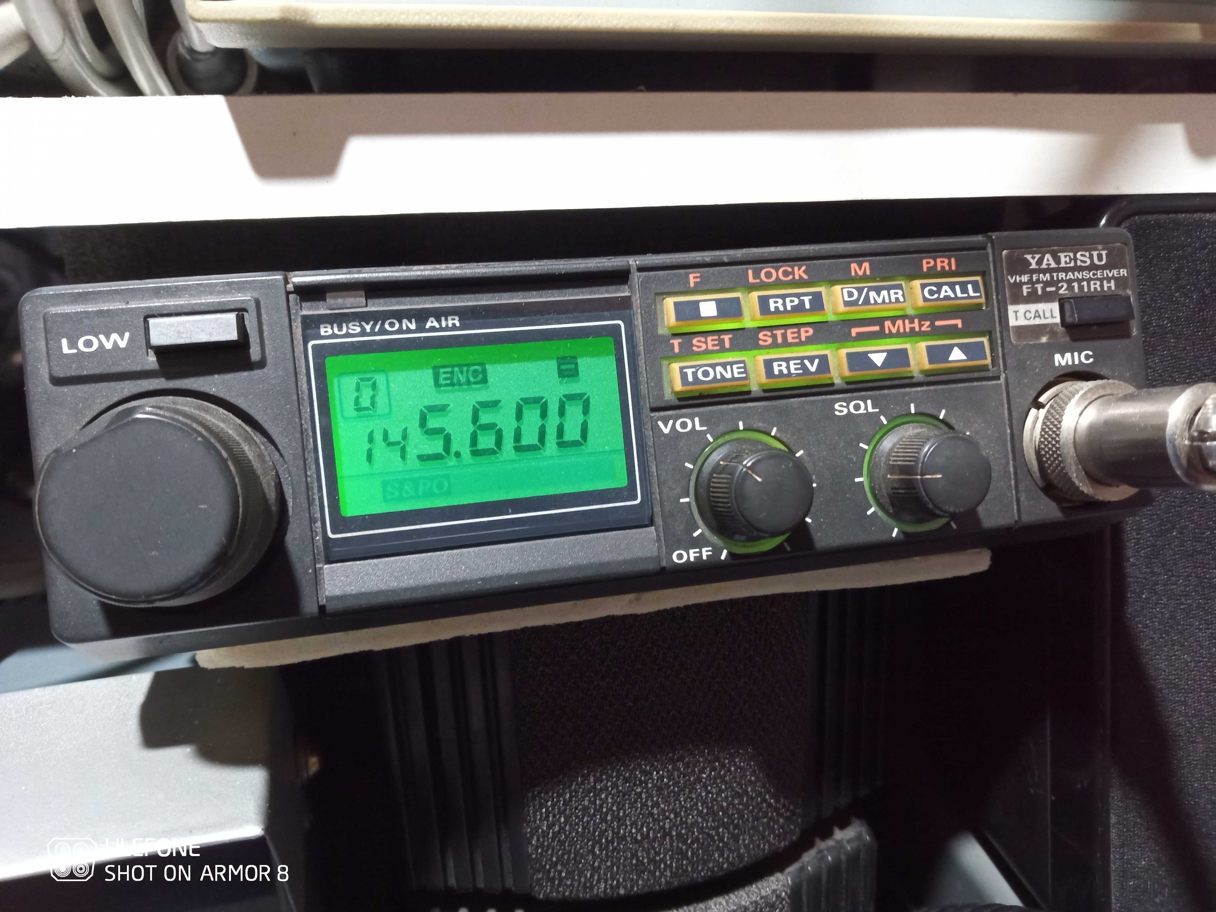 Rádio Yaesu FT-211RH