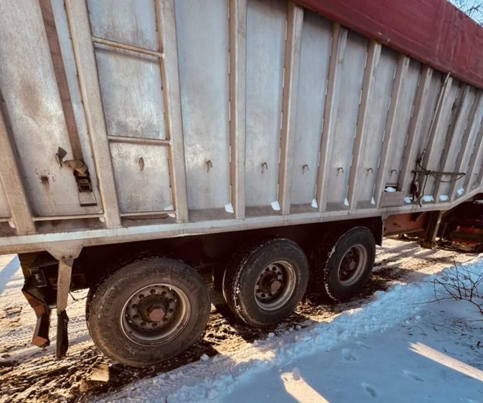 Напівпричіп самоскид Fruehauf DJD TA3 зерновоз 50м3 з Європи