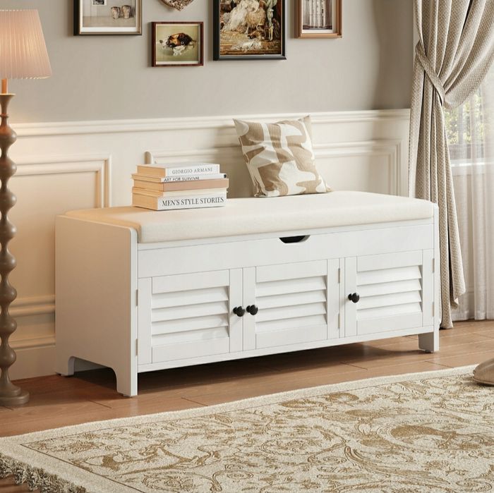 Szafka na buty z siedziskiem.