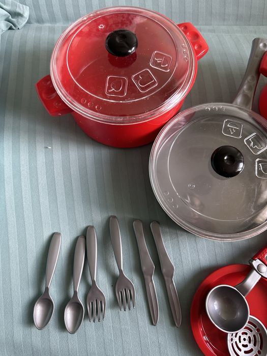 Дитяча посудка.