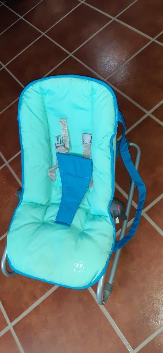 Muda fraldas/mesa cadeira/ grade