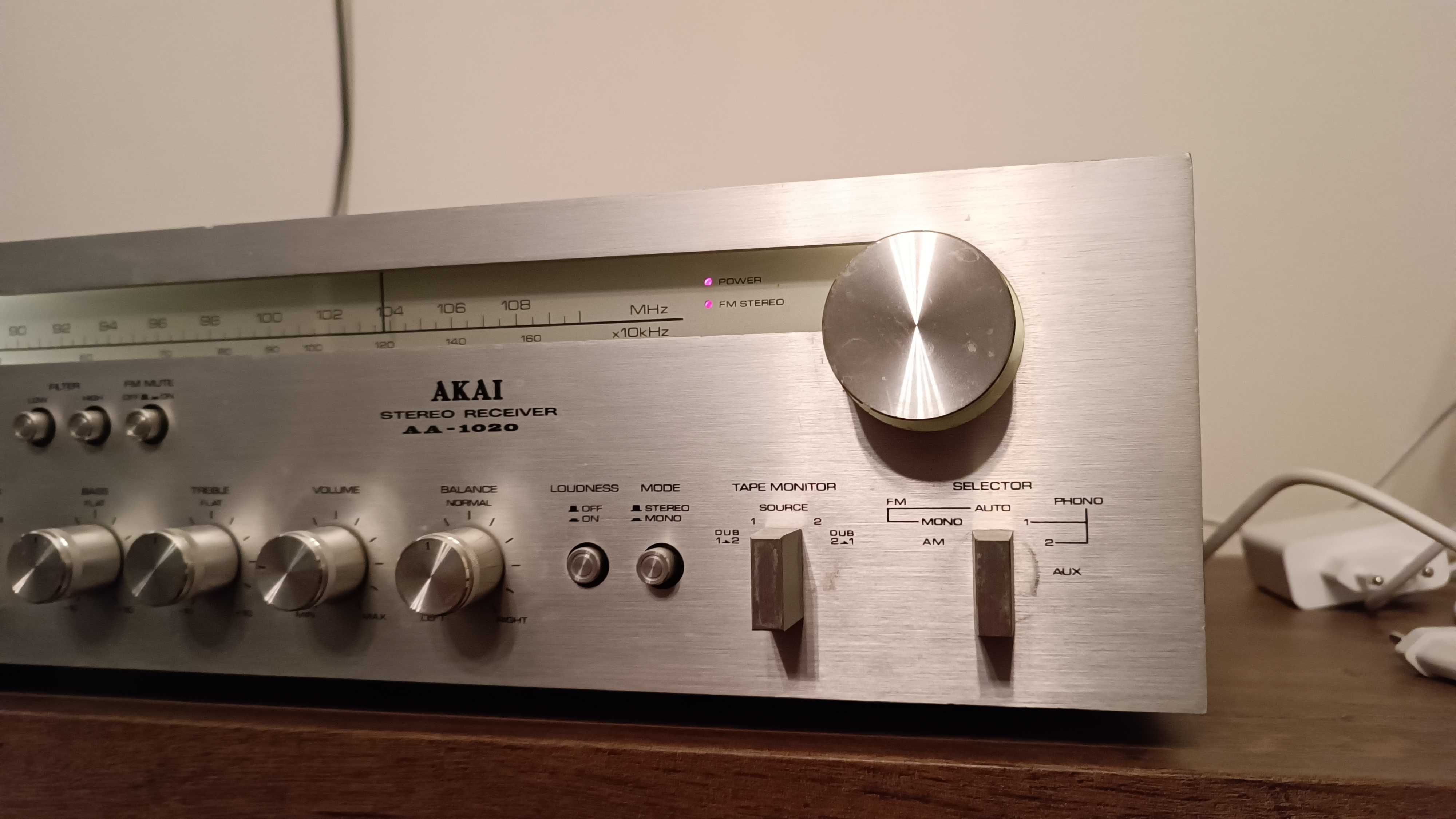 Amplituner Akai AA-1020