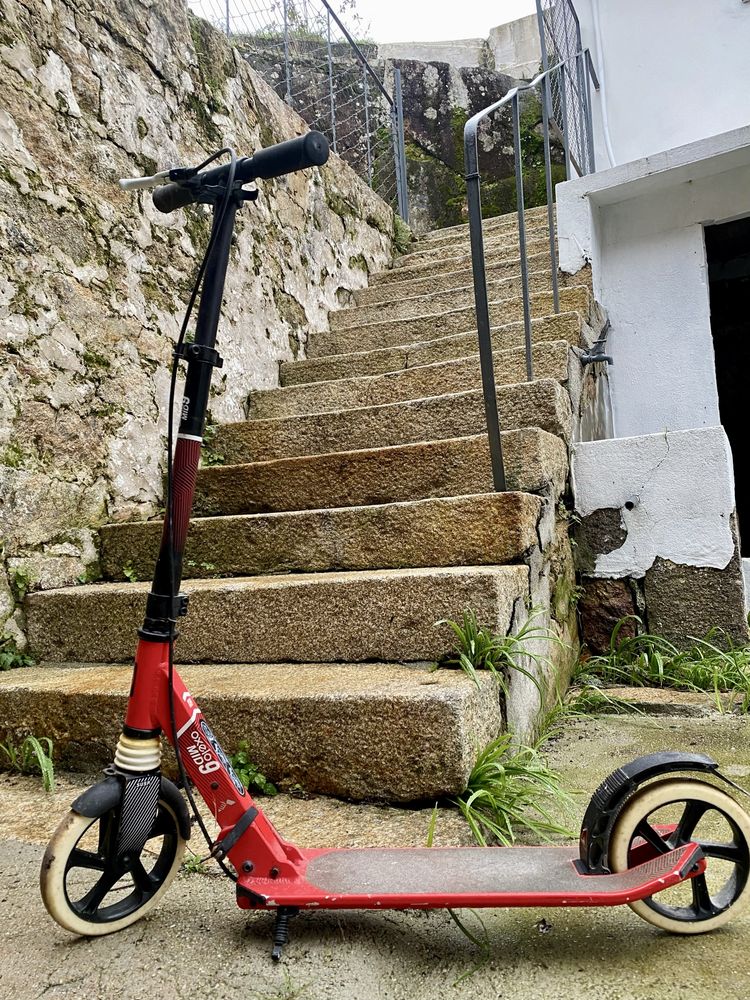 Trotinete Dobrável Vermelha com Travão de Mão