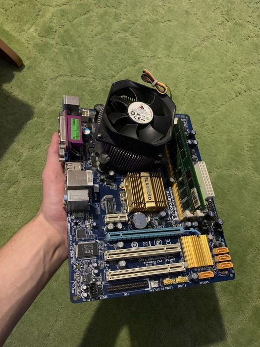 Компьтер Intel Pentium 3 GB Ram Gigabyte GA—G31M-ES2c