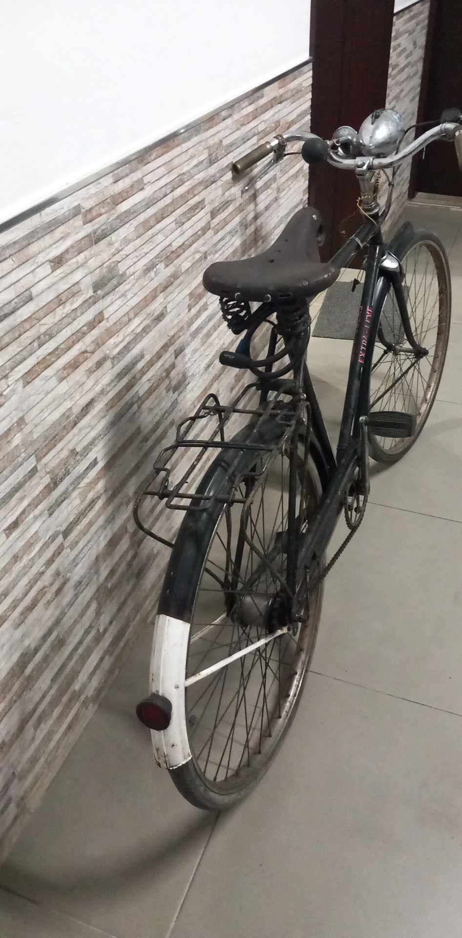 Bicicleta antiga roda 28