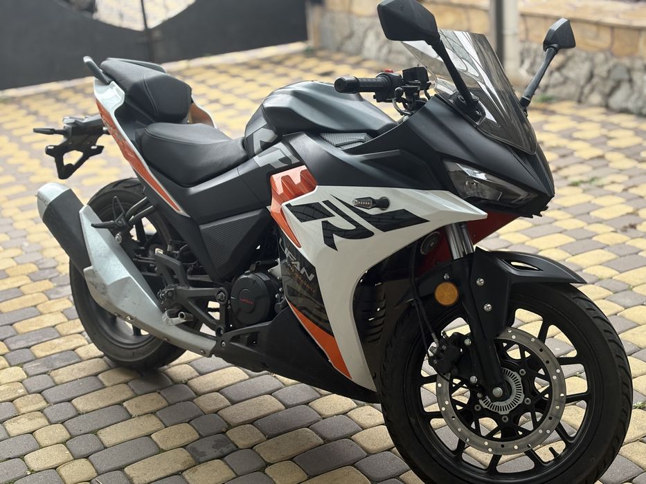 Продам мотоцикл Lifan 2025 года