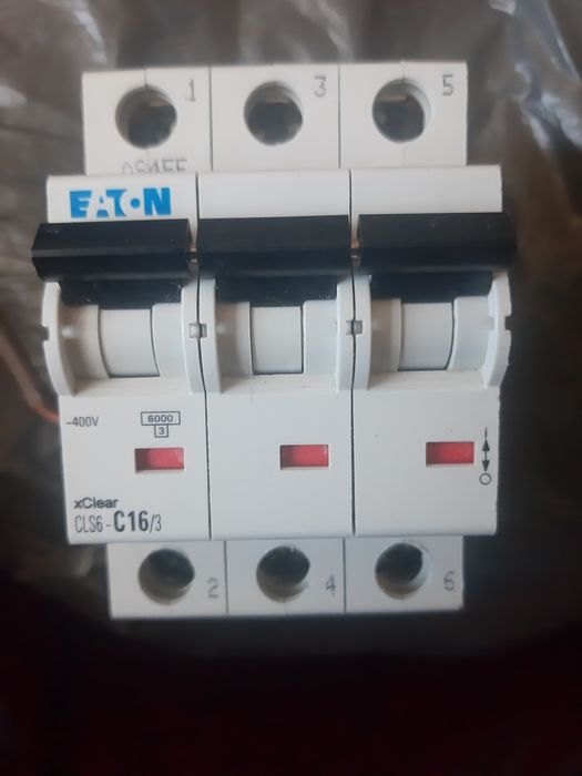 Sprzedam  esy c16 27 sztuk b10 7 sz wylaczniki 3 fazowe potrujne 2 szt