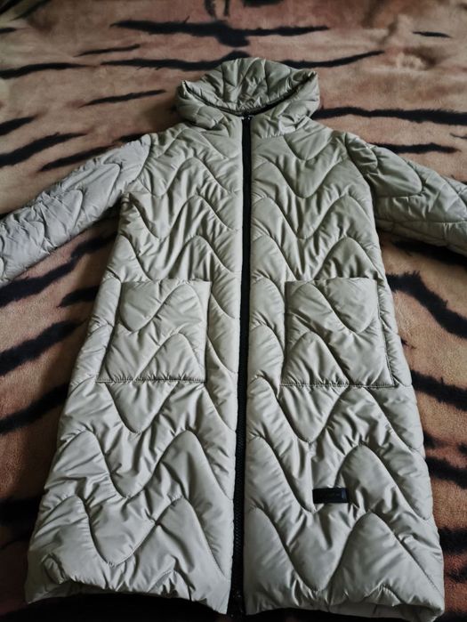 Гарне стьобане пальто-куртка. ТОРГ.
