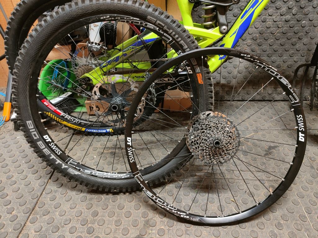 Koło przód 27,5 15x110 boost, DT Swiss E1900 spline