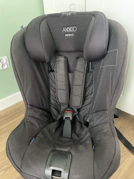 Fotelik samochodowy 25kg AXKID MINIKID