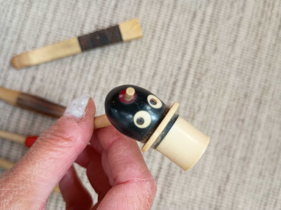 Boquilhas antiga em osso para cigarrilhas