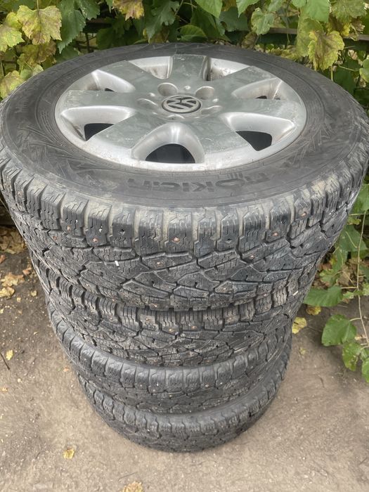 Колеса в сборе 205/65 R16C зима на литых дисках Т5 NokianHakkapeliitta