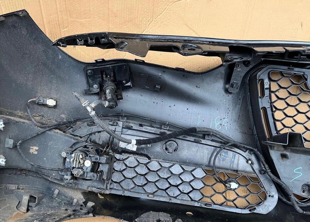 Alfa Romeo Stelvio zderzak przod kompletny czujniki halogen