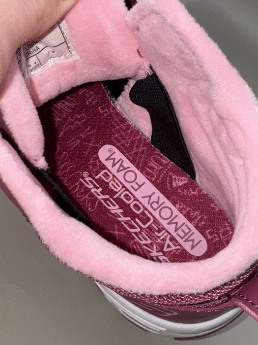 31 | 33 | 33.5 | 34 | 36 | 37 | Дитячі черевики Skechers на дівчинку