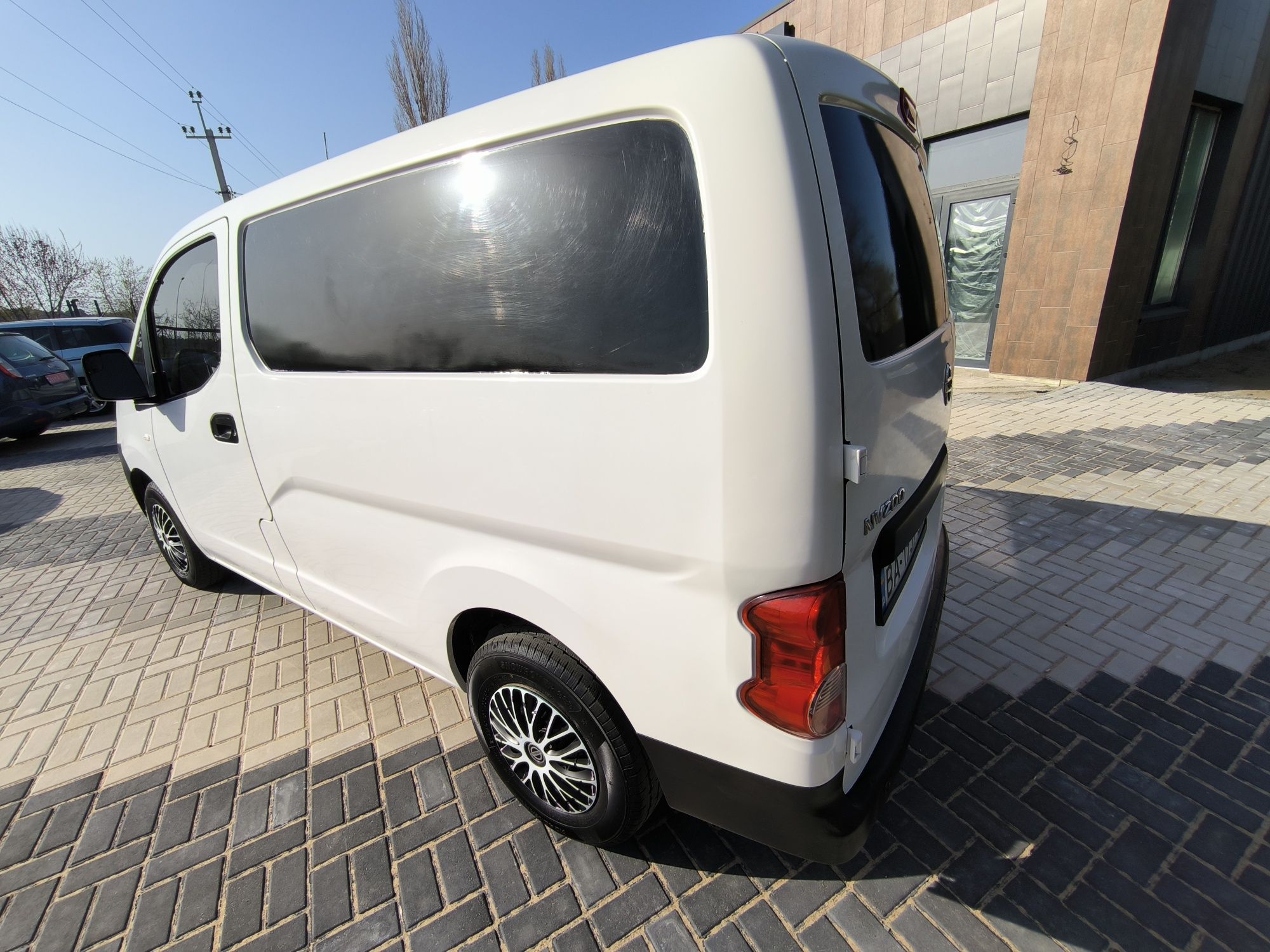 Продам Nissan NV200