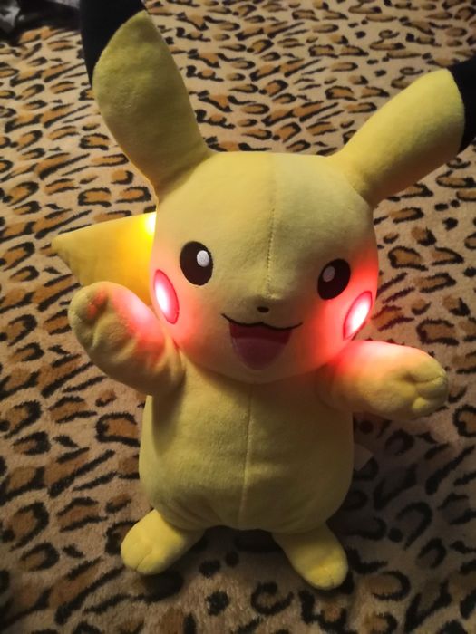 Pokemon interaktywny Pikachu 34 cm miś pluszak maskotka