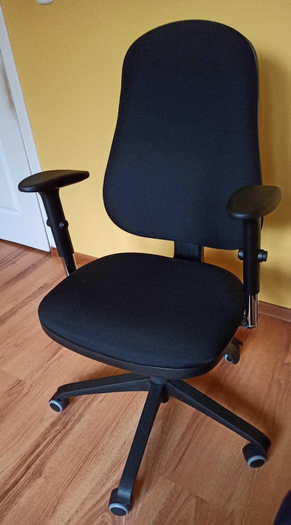 nowy, zapakowany, ergonomiczny fotel obrotowy