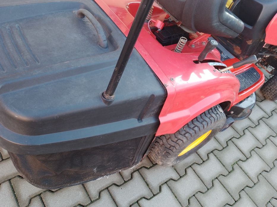 Traktorek kosiarka mtd z koszem i plugiem do sniegu