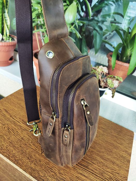 Сумка мужская Слинг. Натуральная Кожа с эффектом Pull-Up. Dark Brown.
