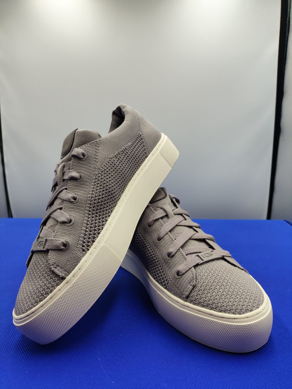 Кросівки UGG ( Bump) - 38 розмір. Оригінал