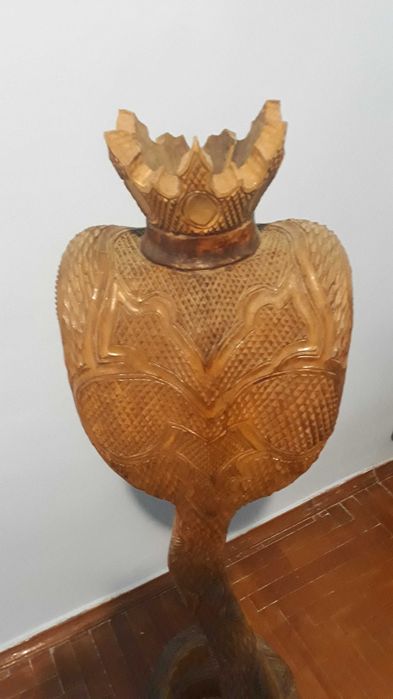 Велика дерев'яна фігура Королівської Кобри ручної роботи висотою 1.2м