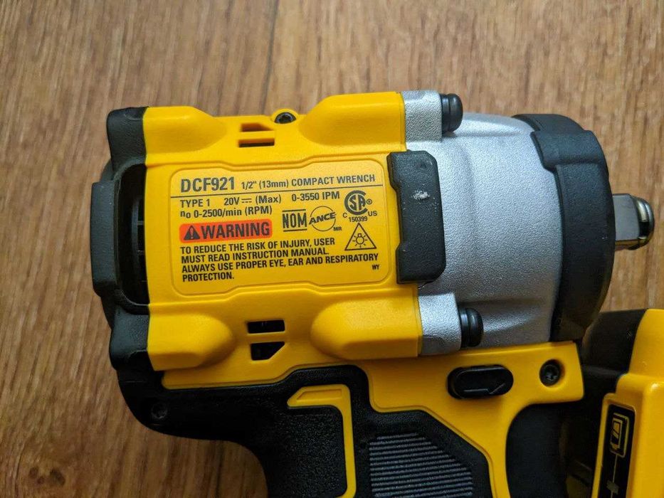 Аккумуляторный гайковерт Dewalt DCF92P1 5 Ач 20V заводской комплект