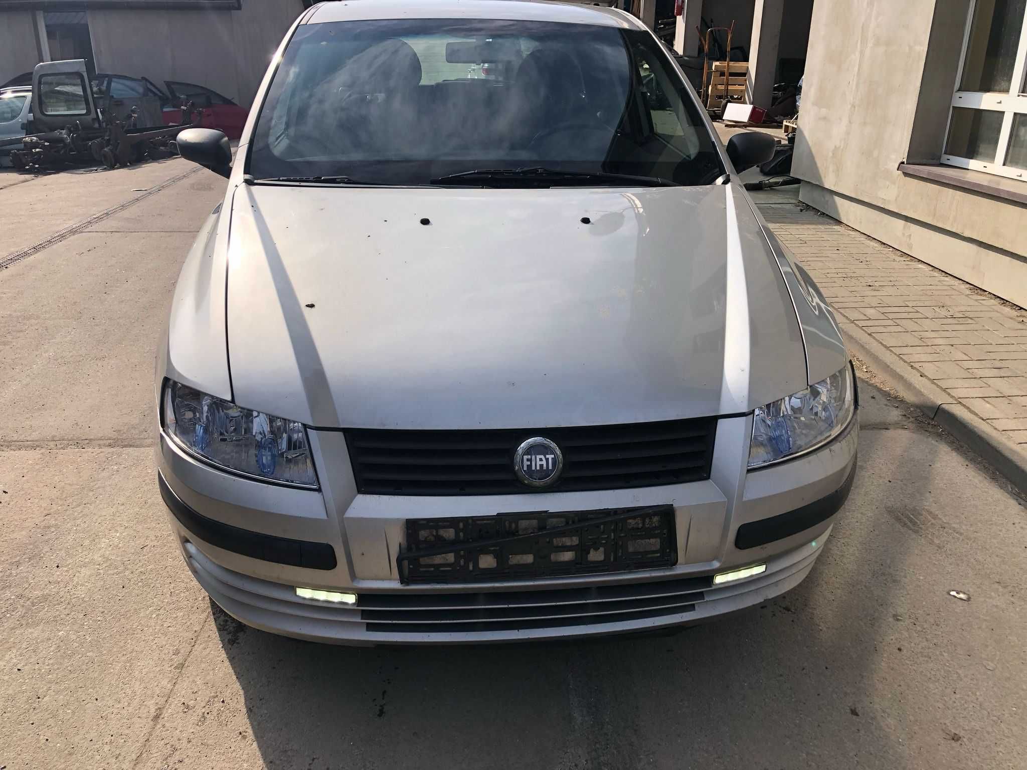 Fiat Stilo na części silnik 1.9jtd  silnik/skrzynia/belka/drzwi/lampy