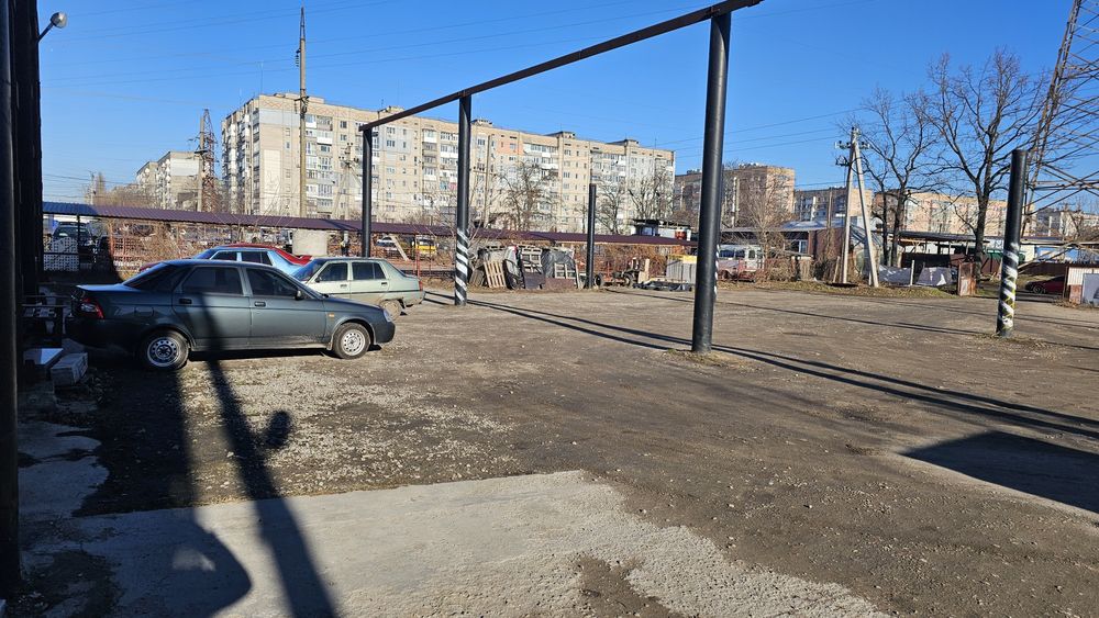 Продам діючу базу будівельних матеріалів  вул.Героїв України