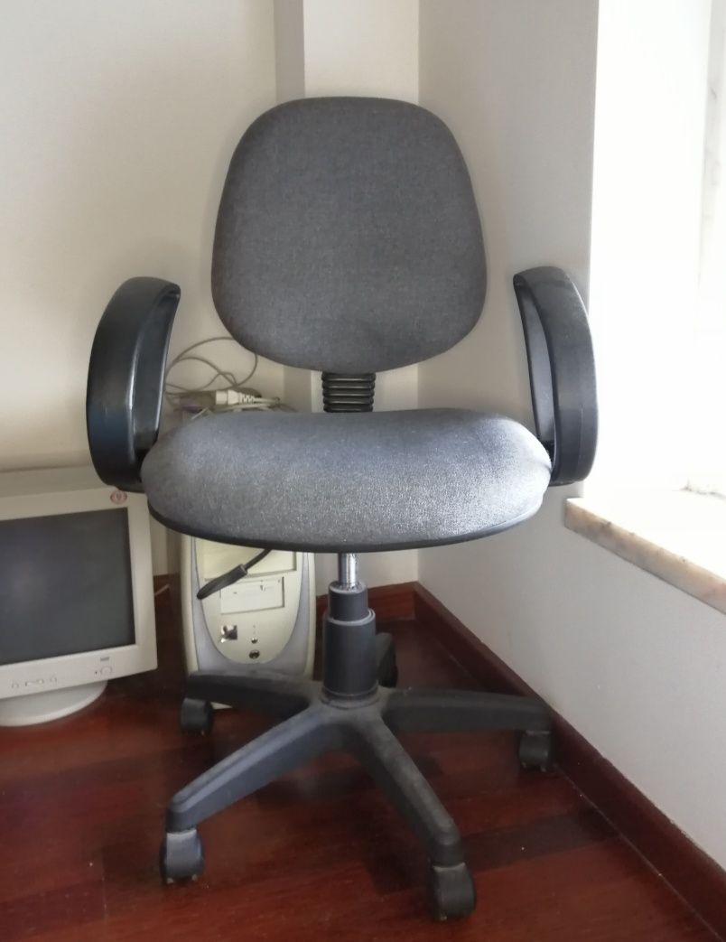 Cadeiras de computador/escritório