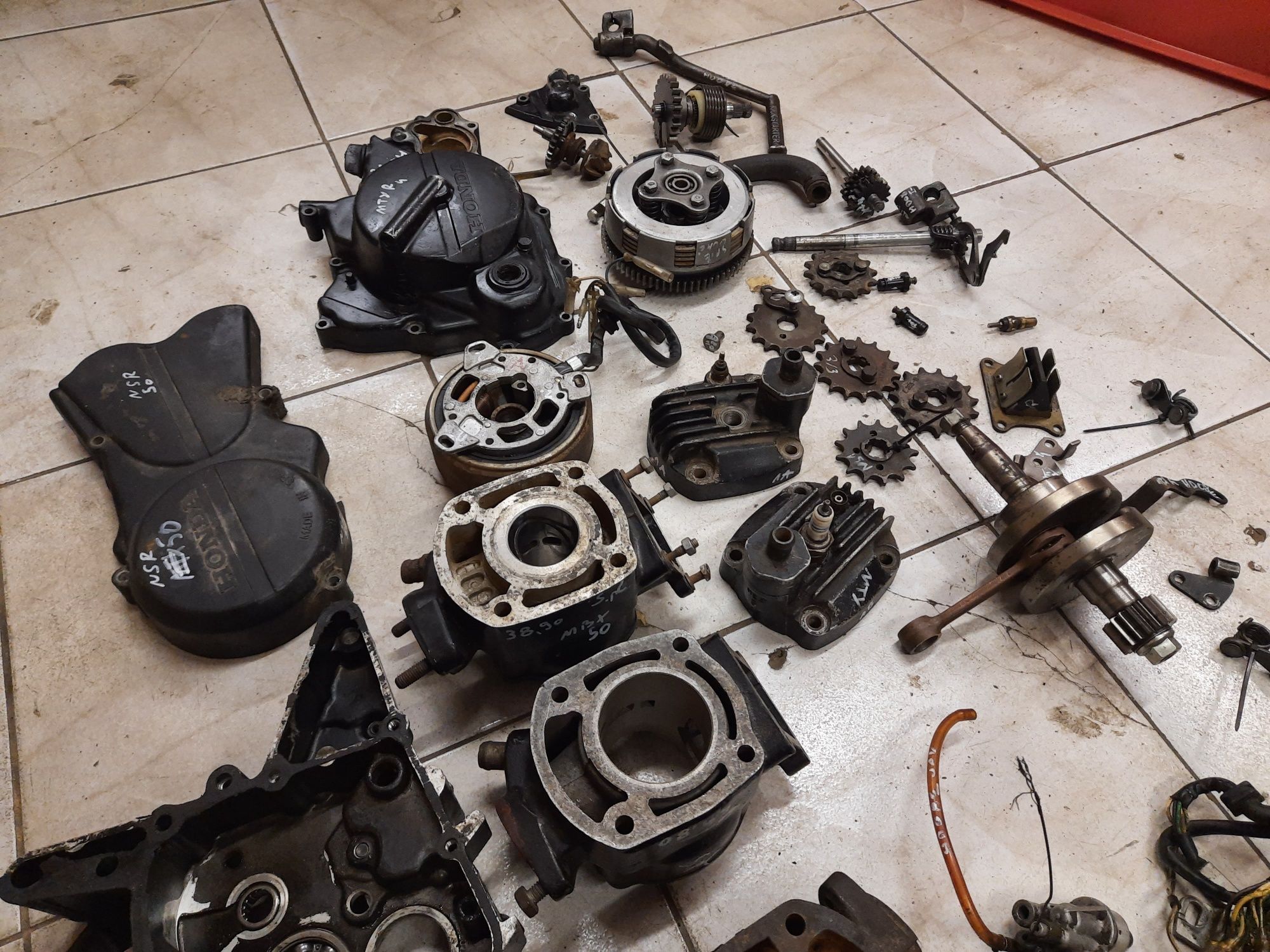 Honda MTX 80 silnik HD08E części wał głowica kartery skrzynia kapa