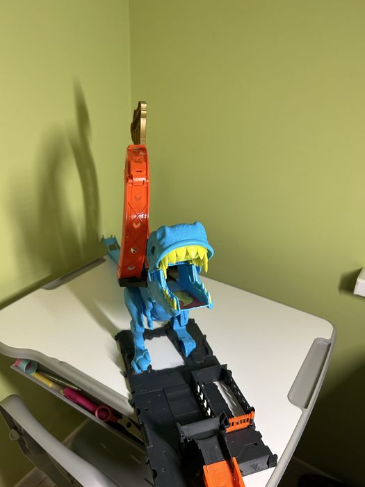 Трек hot wheels динозавр.