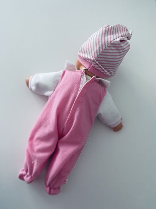 Lalka bobas w ubranku