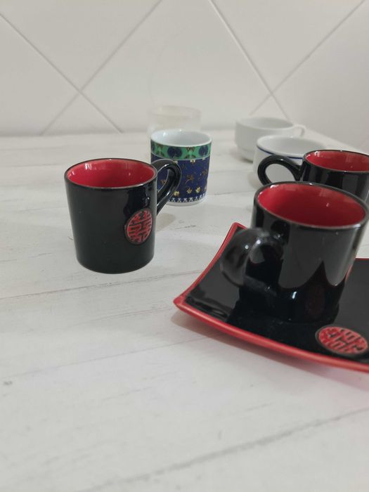 Conjunto Coleção de Chávenas de Café