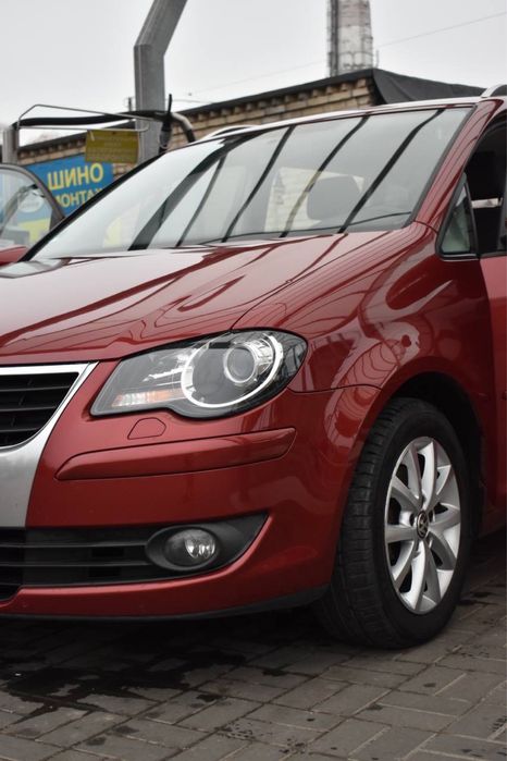 Фольцваген тоуран 1.9,не фарбований