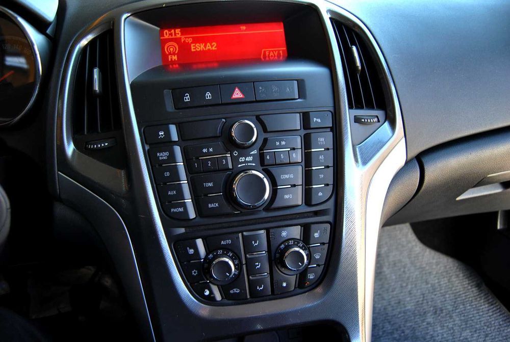 Opel Astra 1,4T Benz Kombi. 2011/2012. Czytaj dokładnie opis.